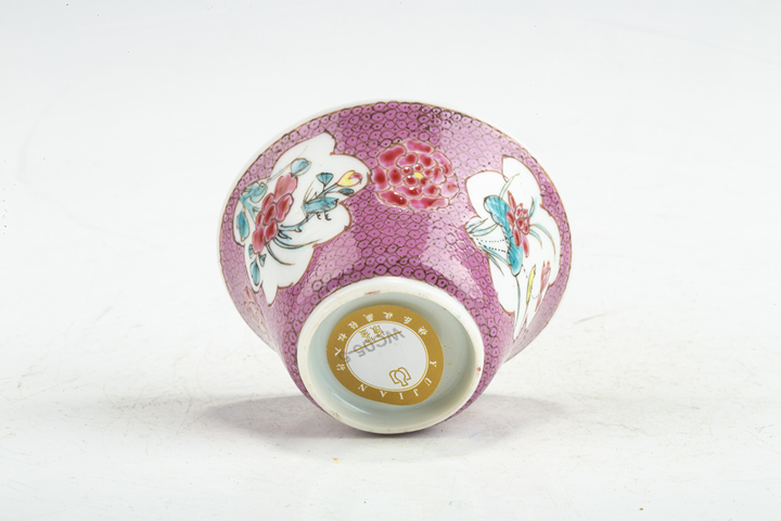 古玩陶瓷清雍正·粉彩三娘教子紋杯真品鑒賞圖