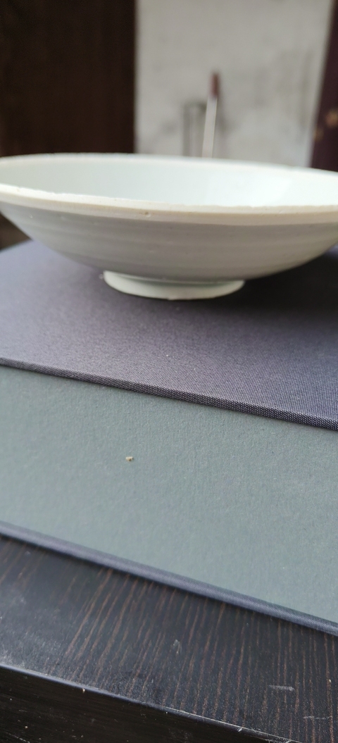 古玩陶瓷芒口圈足覆燒工藝影青淺碗真品鑒賞圖