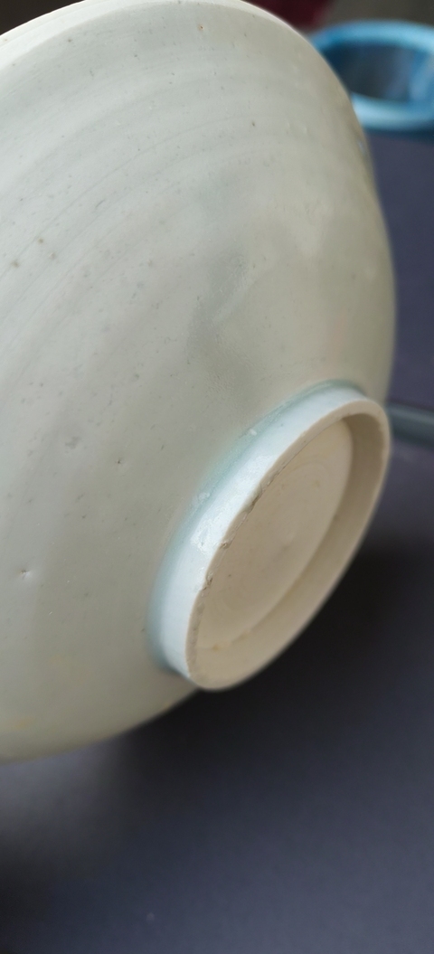 古玩陶瓷芒口圈足覆燒工藝影青淺碗真品鑒賞圖