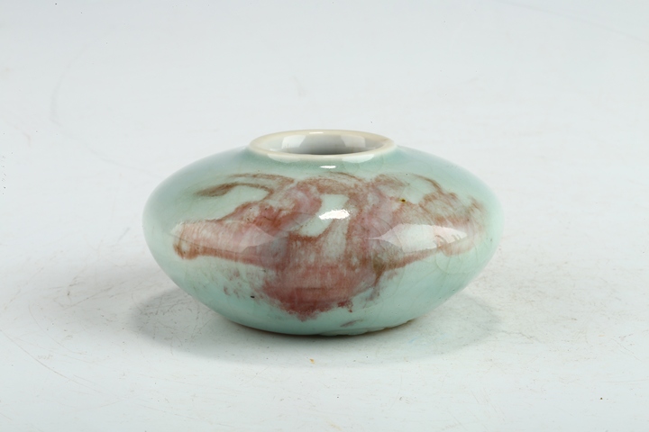 古玩陶瓷清中·豆青釉釉里紅水盂 真品鑒賞圖