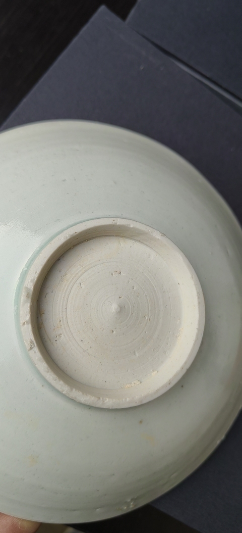 古玩陶瓷芒口圈足覆燒工藝影青淺碗真品鑒賞圖