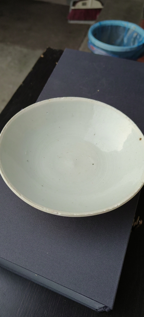 古玩陶瓷芒口圈足覆燒工藝影青淺碗真品鑒賞圖