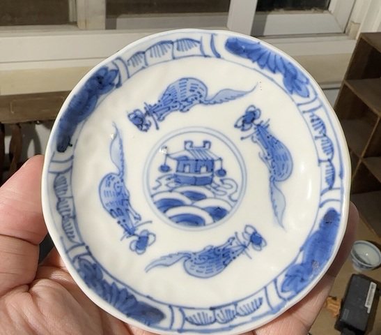 古玩陶瓷松鼠青花盤真品鑒賞圖