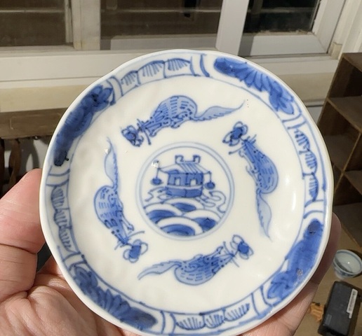 古玩陶瓷松鼠青花盤真品鑒賞圖