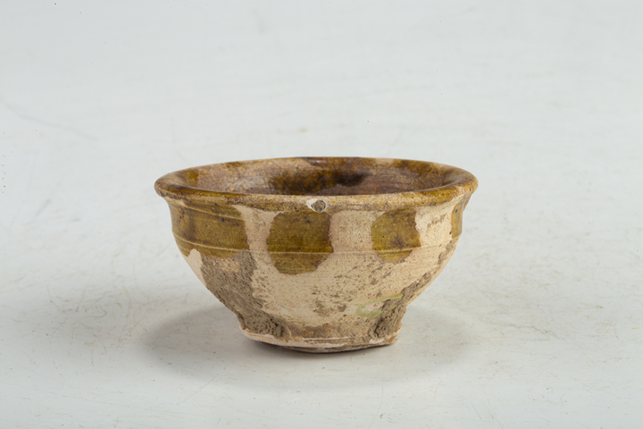 古玩陶瓷唐代·黃釉盞真品鑒賞圖