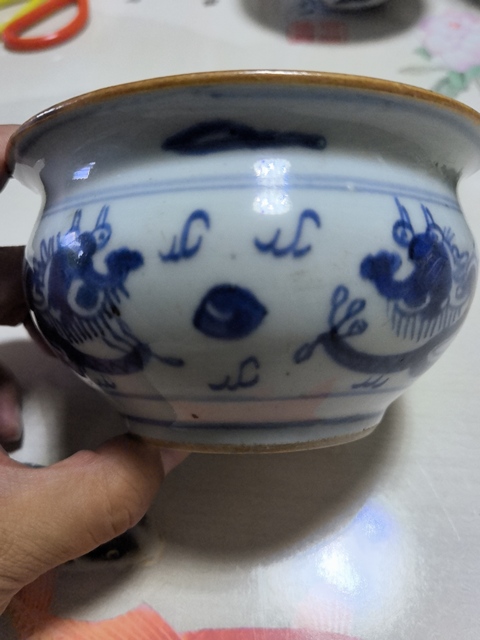 古玩陶瓷青花趕珠龍紋香爐真品鑒賞圖