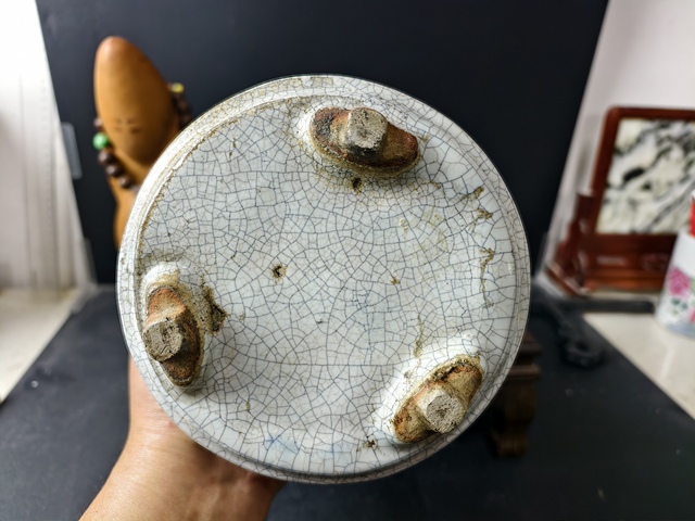 古玩陶瓷 三足筒式香爐真品鑒賞圖