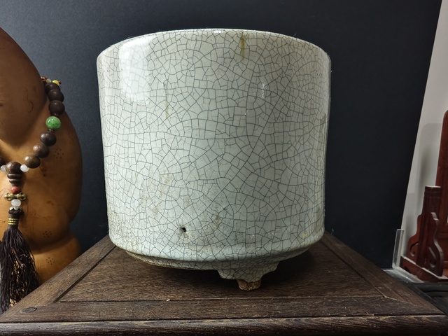 古玩陶瓷 三足筒式香爐真品鑒賞圖