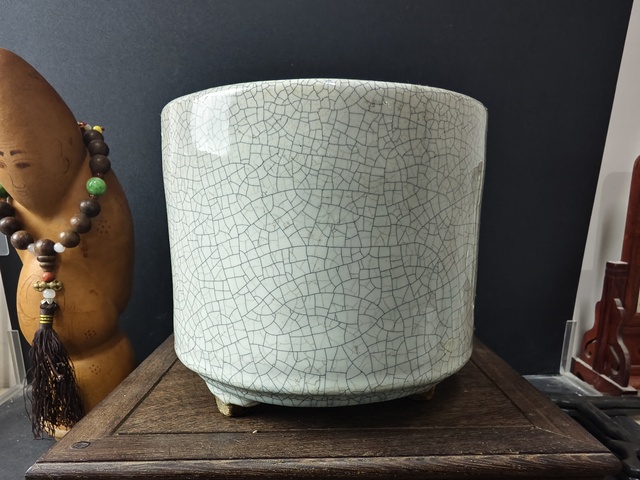 古玩陶瓷 三足筒式香爐真品鑒賞圖