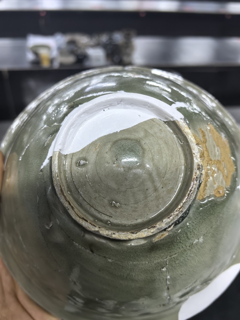 古玩陶瓷耀州窯青釉花卉紋斗笠碗真品鑒賞圖