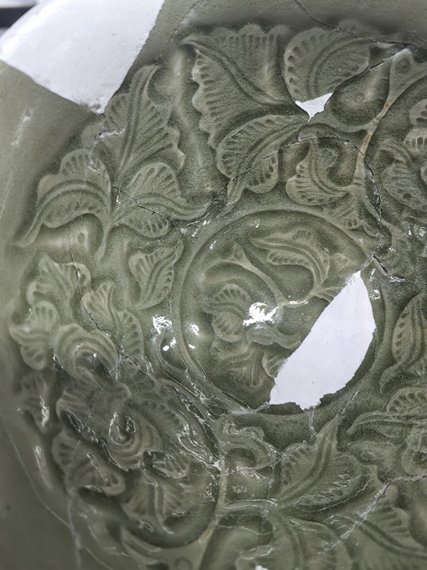 古玩陶瓷耀州窯青釉花卉紋斗笠碗真品鑒賞圖