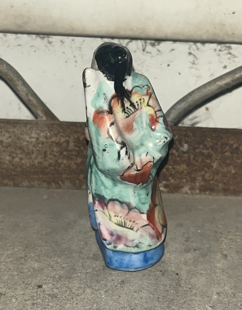 古玩陶瓷創(chuàng)匯時期 瓷塑人物擺件真品鑒賞圖