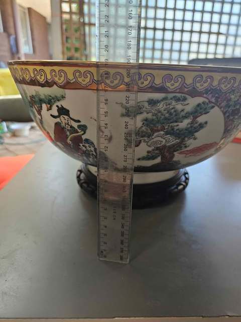 古玩陶瓷創(chuàng)匯 廣彩人物紋碗真品鑒賞圖