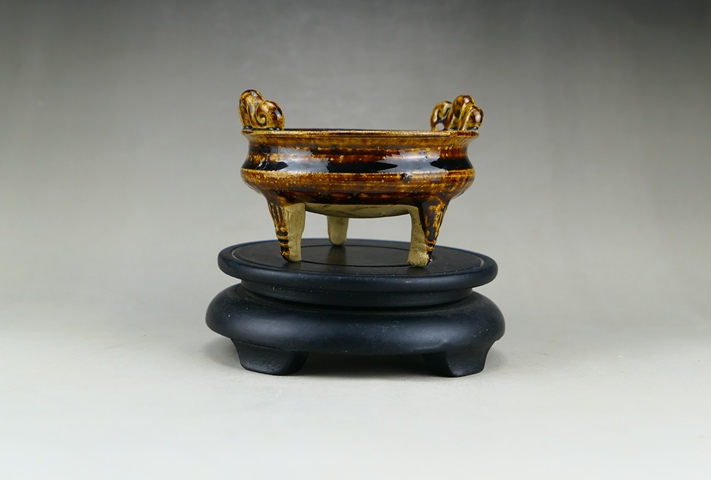 古玩陶瓷紫金釉三獸足香爐真品鑒賞圖