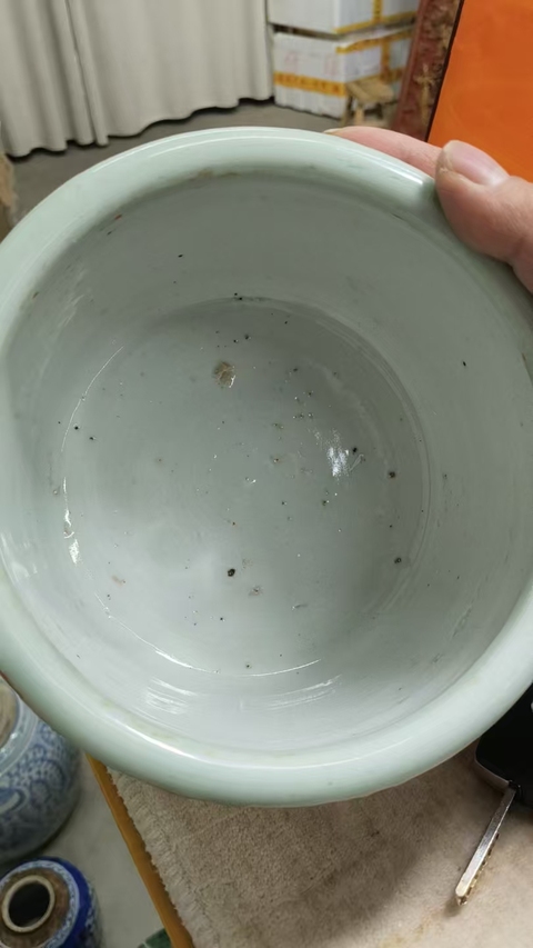 古玩陶瓷民國豆青釉香爐真品鑒賞圖