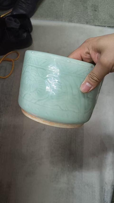 古玩陶瓷民國豆青釉香爐真品鑒賞圖