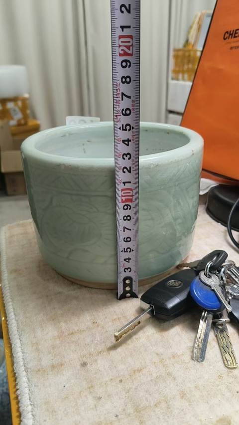 古玩陶瓷民國豆青釉香爐真品鑒賞圖