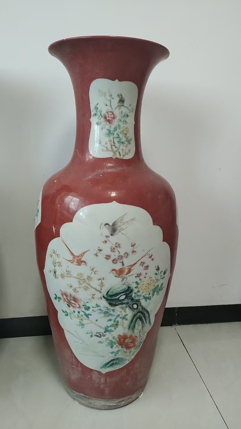 古玩陶瓷珊瑚紅釉開光粉彩花鳥紋大瓶真品鑒賞圖