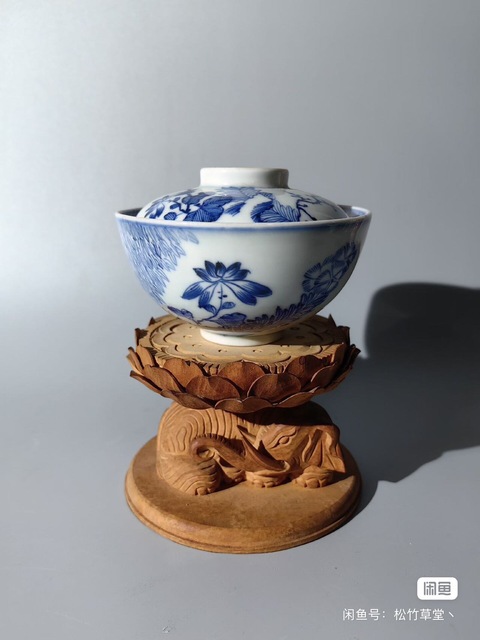 古玩陶瓷清中晚 日本江戶晚期至明治青花花蝶紋蓋碗真品鑒賞圖