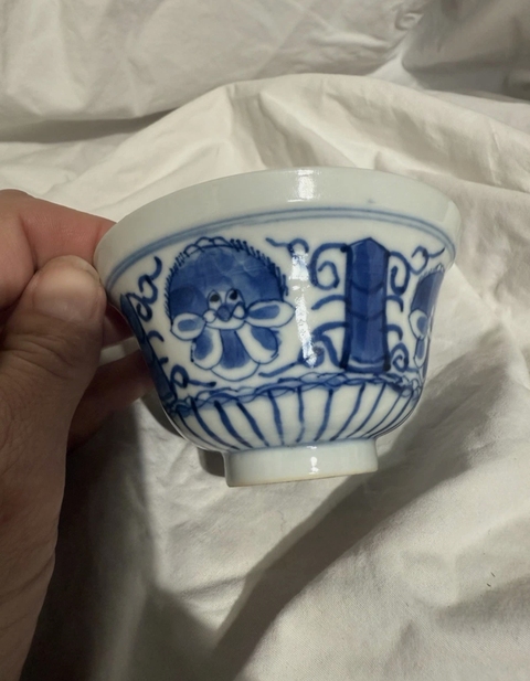 古玩陶瓷成化年制款青花杯真品鑒賞圖