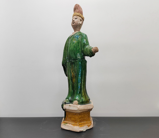 古玩陶瓷碩大的明代三彩舉手長袍書生俑45.5厘米拍賣，當前價格38元
