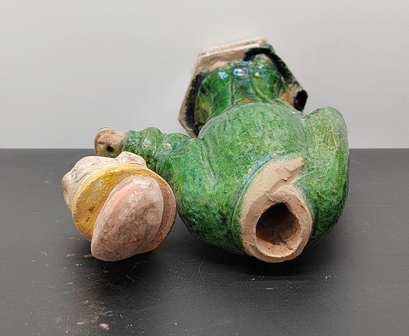 古玩陶瓷碩大的明代三彩舉手長袍書生俑45.5厘米拍賣，當前價格38元