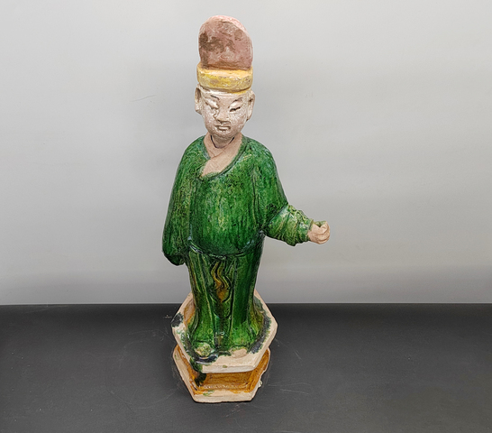 古玩陶瓷碩大的明代三彩舉手長袍書生俑45.5厘米拍賣，當前價格38元