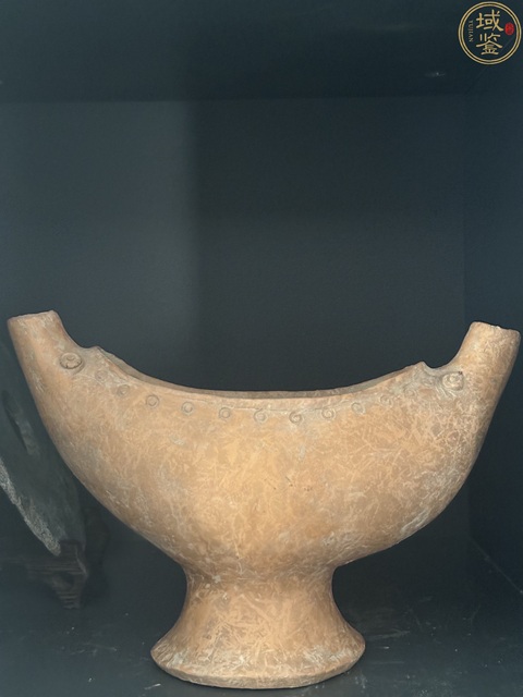 古玩陶瓷齊家文化船型豆真品鑒賞圖