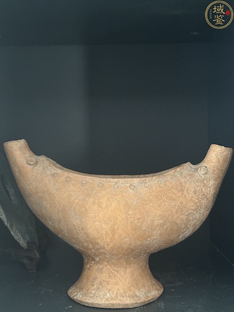 古玩陶瓷齊家文化船型豆真品鑒賞圖