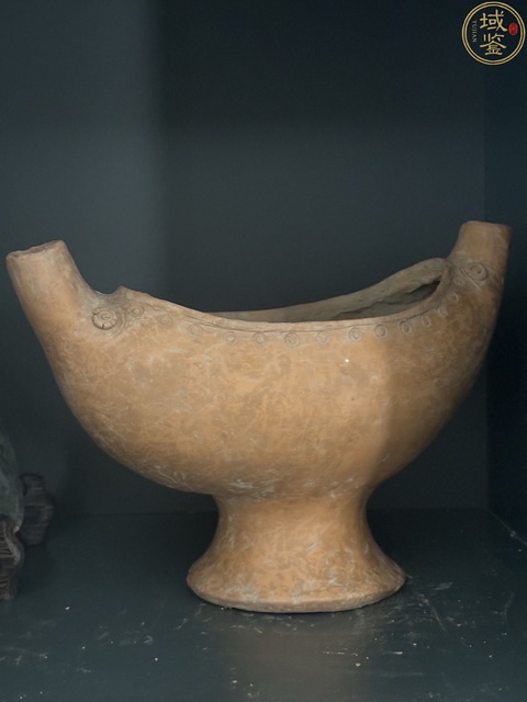 古玩陶瓷齊家文化船型豆真品鑒賞圖