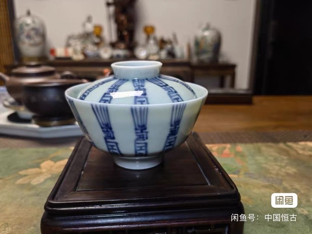 古玩陶瓷青花壽字紋蓋碗真品鑒賞圖