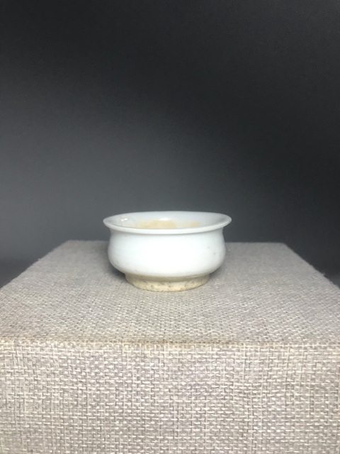 古玩陶瓷白釉香爐真品鑒賞圖