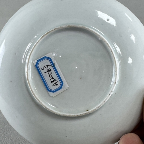 古玩陶瓷青花加彩盤真品鑒賞圖