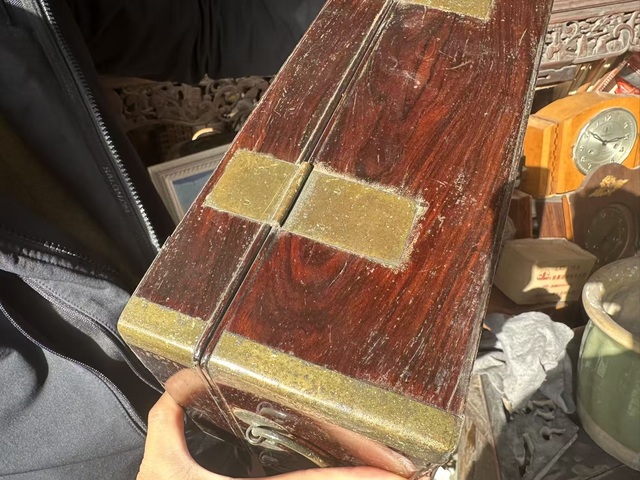 古玩雜項(xiàng)酸枝木雕刻制作木盒真品鑒賞圖