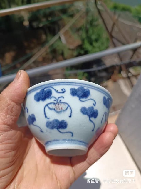 古玩陶瓷洪福齊天青花釉里紅杯真品鑒賞圖