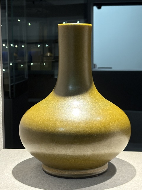 古玩陶瓷清光緒 茶葉末釉荸薺瓶真品鑒賞圖