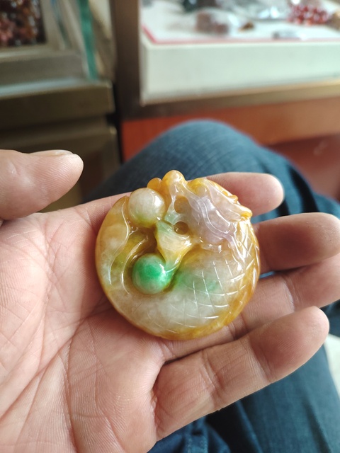 古玩玉器“染色”非天然翡翠佩真品鑒賞圖