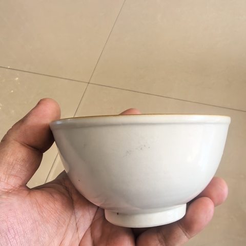 古玩陶瓷白釉唇口碗真品鑒賞圖