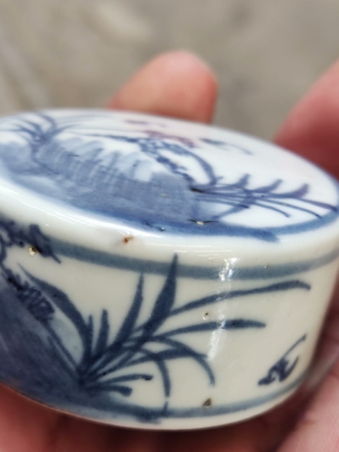古玩陶瓷花卉蝠紋青花蓋真品鑒賞圖