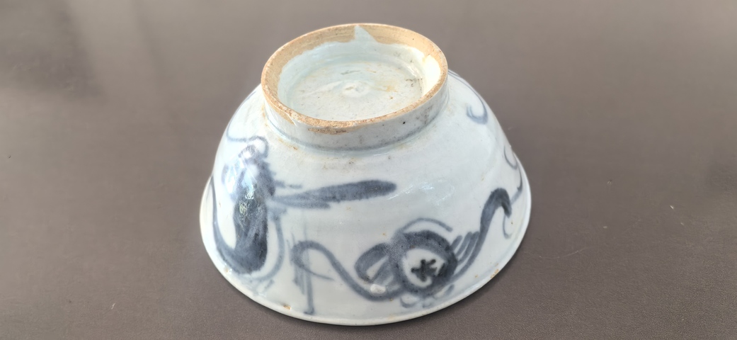 古玩陶瓷明末清初 青花花卉紋碗真品鑒賞圖