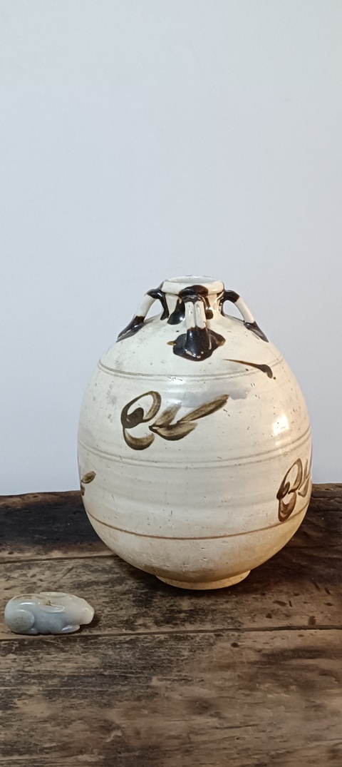 古玩陶瓷磁州窯白地黑花四系瓶拍賣，當(dāng)前價(jià)格30000元