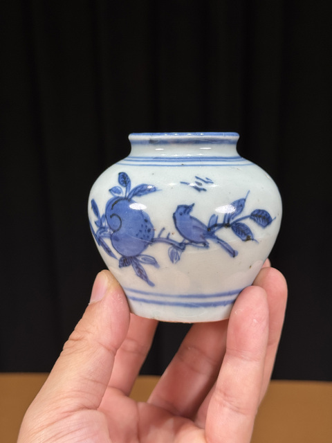 古玩陶瓷青花花鳥罐真品鑒賞圖