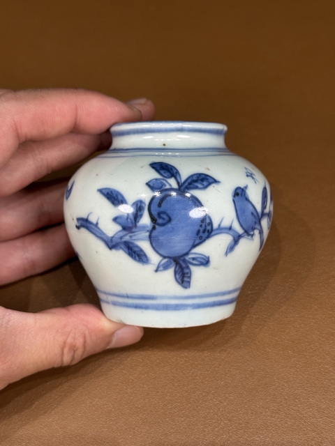 古玩陶瓷青花花鳥罐真品鑒賞圖