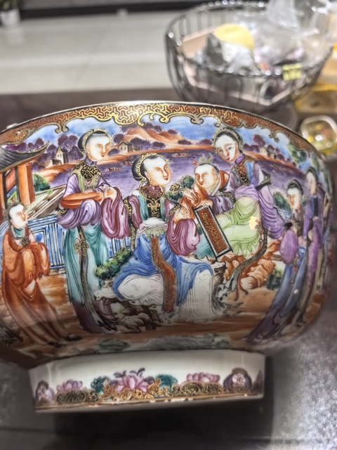 古玩陶瓷人物紋廣彩碗真品鑒賞圖