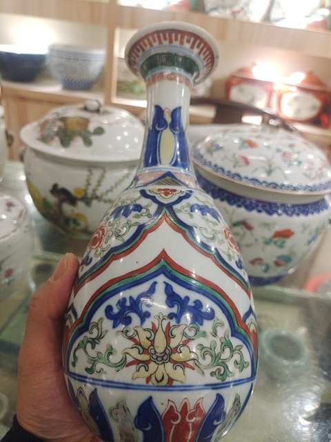 古玩陶瓷青花五彩花卉紋玉壺春瓶真品鑒賞圖