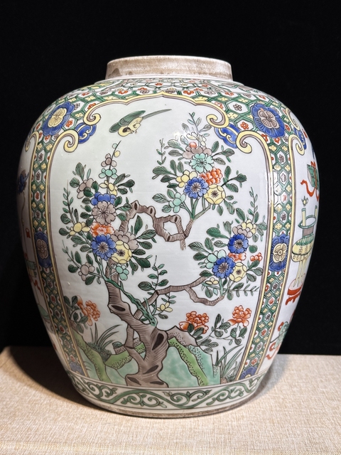 古玩陶瓷19世紀 五彩博古紋罐（歐洲瓷）真品鑒賞圖