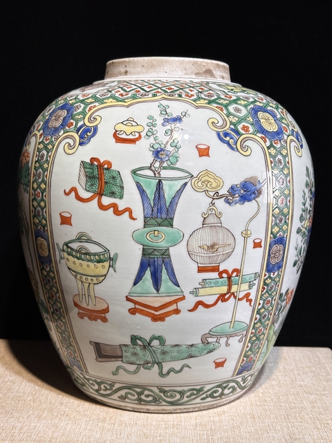 古玩陶瓷19世紀 五彩博古紋罐（歐洲瓷）真品鑒賞圖