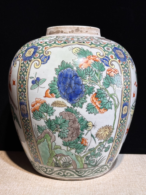 古玩陶瓷19世紀 五彩博古紋罐（歐洲瓷）真品鑒賞圖