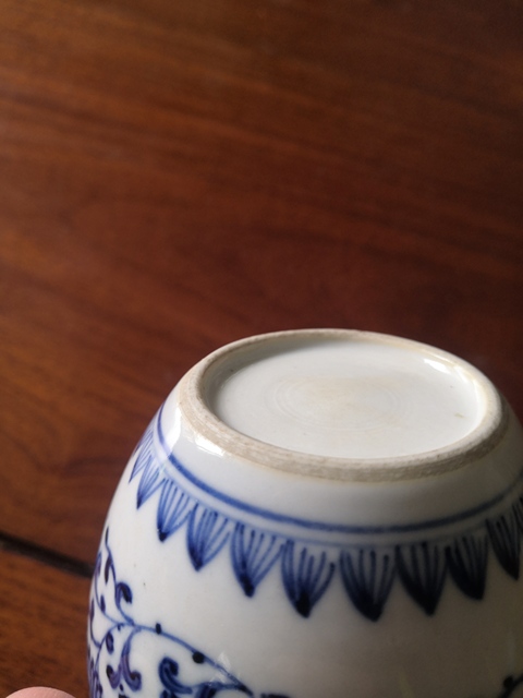 古玩陶瓷花卉紋青花罐真品鑒賞圖