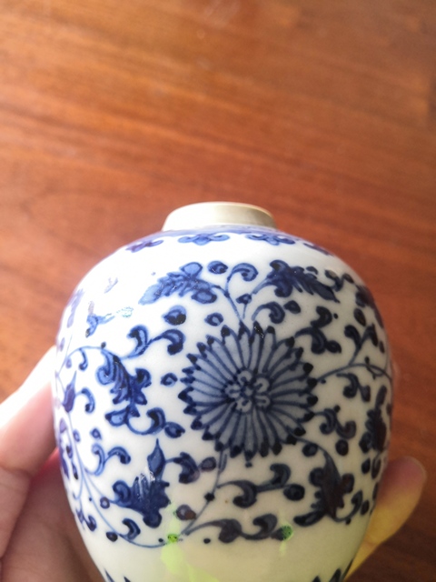 古玩陶瓷花卉紋青花罐真品鑒賞圖